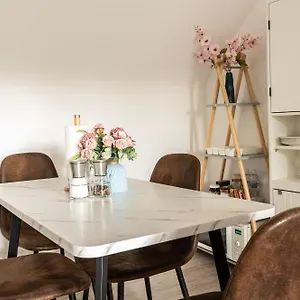 https://ad-apartment-rahlstedt.hamburg-hotels-de.com