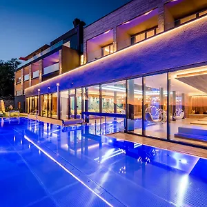4* Hotel Huettenhof - Wellnesshotel & Luxus-bergchalets - Adults Only